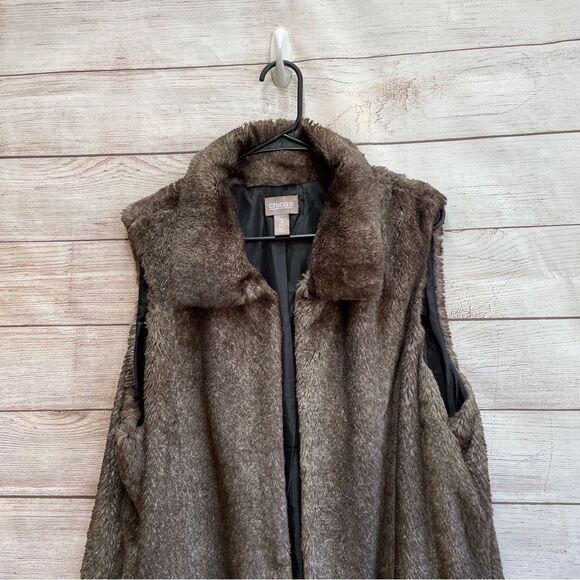 CHICOS FAUX FUR VEST IN BROWN - Picture 2 of 6